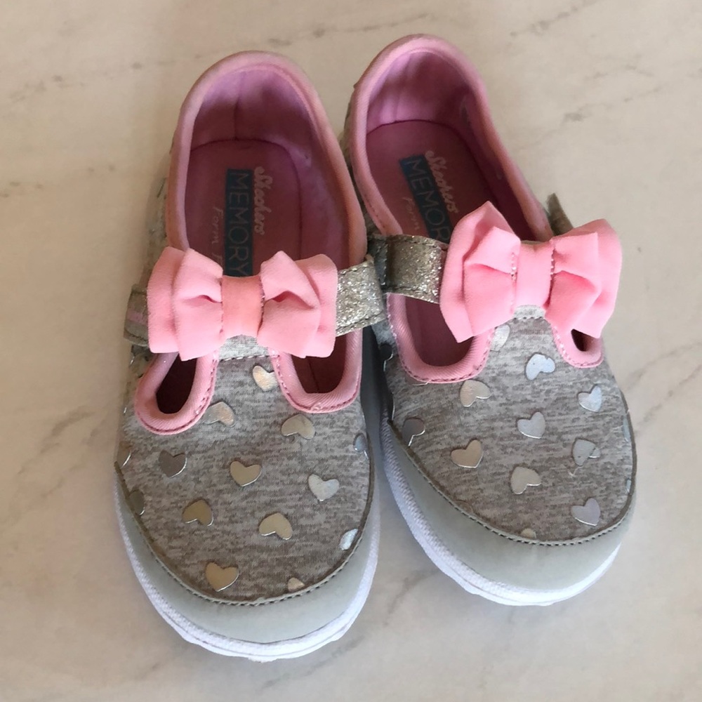 Girls sketchers memory foam shoes